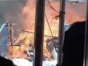 KM Natuna Express Terbakar di Perairan Wakatobi Diduga Dipicu Puntung Rokok KM Natuna Express Terbakar di Perairan Wakatobi Diduga Dipicu Puntung Rokok