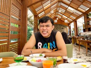 5 Food Vlogger yang Pernah Dikritik hingga Dihujat Netizen 5 Food Vlogger yang Pernah Dikritik hingga Dihujat Netizen