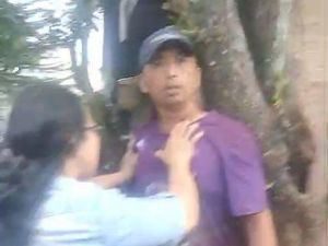 Kurir COD di Malang Ditendang Pelanggan yang Buka Paket Sebelum Bayar Kurir COD di Malang Ditendang Pelanggan yang Buka Paket Sebelum Bayar