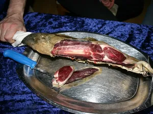 10 Makanan Paling Langka di Dunia yang Nyaris Sulit Ditemui 10 Makanan Paling Langka di Dunia yang Nyaris Sulit Ditemui