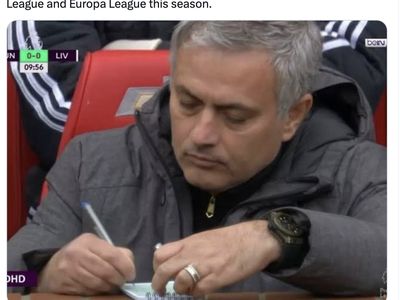 MU Imbang, Netizen Heran Bruno Fernandes Kembali Kartu Merah