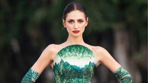8 Potret Miss Ukraine yang Jatuh dan Kejedot di Panggung Miss Cosmo 2024