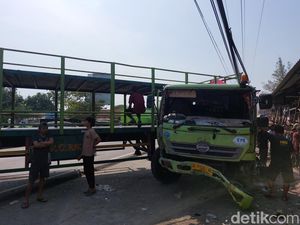 6 Kendaraan Terlibat Kecelakaan di Pantura Cirebon, 4 Orang Terluka 6 Kendaraan Terlibat Kecelakaan di Pantura Cirebon, 4 Orang Terluka