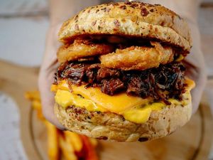 Menyoal E Coli, Picu 75 Warga AS Dirawat usai Makan Burger McD Menyoal E Coli, Picu 75 Warga AS Dirawat usai Makan Burger McD