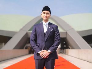 Gaya Verrel Bramasta Dilantik Jadi Anggota DPR, Janji Tak Ambil Gaji Setahun Gaya Verrel Bramasta Dilantik Jadi Anggota DPR, Janji Tak Ambil Gaji Setahun