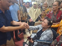 Sambil Nangis, Disabilitas Ini Sampaikan Aspirasi kepada Cagub Ahmad Luthfi