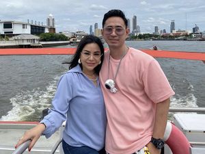 Anisa Bahar Dilamar Berondong 19 Tahun Lebih Muda, Jelita: Aku Ikut Mau Mama Anisa Bahar Dilamar Berondong 19 Tahun Lebih Muda, Jelita: Aku Ikut Mau Mama