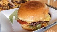 Bikin Kenyang! 5 Smash Burger 'Meaty' Lezat Ada di Jakarta