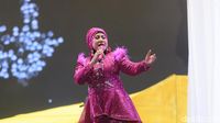 Elvy Sukaesih Rayakan 60 Tahun Perjalanan Karier di Synchronize Fest 2024