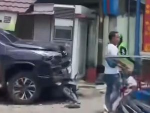 Pelajaran dari Fortuner Tabrak Motor-Gerobak Jualan Pelajaran dari Fortuner Tabrak Motor-Gerobak Jualan