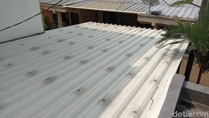 Kanopi Alderon Kanopi Alderon yang menggunakan material UPVC.