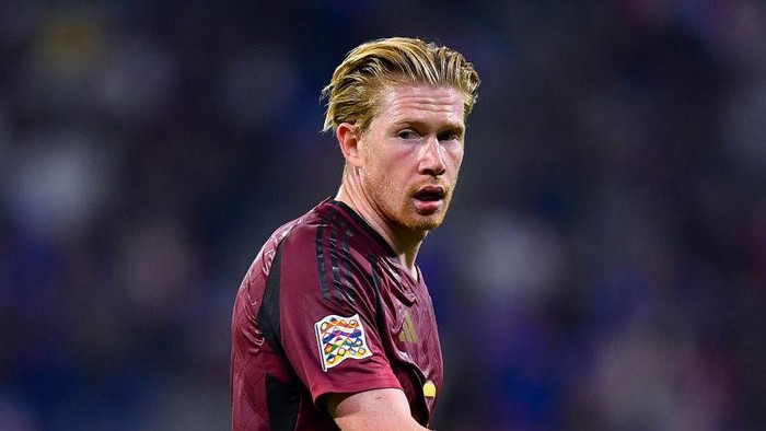 DECINES-CHARPIEU, FRANCE - SEPTEMBER 09: Kevin De Bruyne of Belgium looks on during the UEFA Nations League 2024/25 League A Group A2 match between France and Belgium at  on September 09, 2024 in Decines-Charpieu, France. (Photo by Franco Arland/Getty Images)