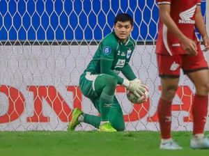 Kiper Timnas Indonesia Gabung Arema FC Kiper Timnas Indonesia Gabung Arema FC