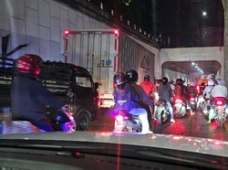 Genangan di Underpass Sholis Bogor Belum Surut, Lalin Macet Malam Ini