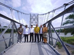 Pj Gubernur Riau Cek Jembatan Gantung di Kampar: Sudah Fungsional
