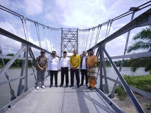 Pj Gubernur Riau Cek Jembatan Gantung di Kampar: Sudah Fungsional Pj Gubernur Riau Cek Jembatan Gantung di Kampar: Sudah Fungsional