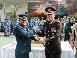 Kado Spesial Polres Jombang untuk HUT Ke-79 TNI