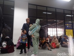 Video: Penumpukan Penumpang di Stasiun Manggarai Sudah Terurai Sore Ini