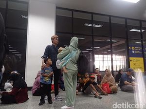 Video: Penumpukan Penumpang di Stasiun Manggarai Sudah Terurai Sore Ini Video: Penumpukan Penumpang di Stasiun Manggarai Sudah Terurai Sore Ini