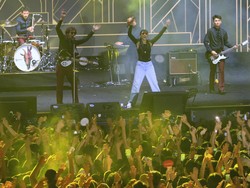 Isyana Sarasvati Main Serong Bareng The Changcuters