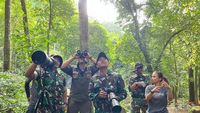 Potret Tim Ekspedisi 40 Hari Mendata Owa Jawa