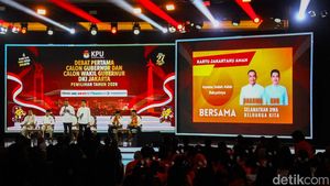 Akhiri Debat Pilgub Jakarta, Dharma-Kun Pamer Kartu Jakartaku Aman