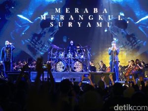 Aksi Band Metal Burgerkill Gebrak Panggung Synchronize Aksi Band Metal Burgerkill Gebrak Panggung Synchronize