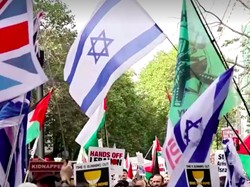 Video: Massa Palestina dan Israel Saling Protes di London