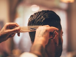 Tradisi Potong Rambut Sebelum Imlek, Ini Makna dan Aturannya