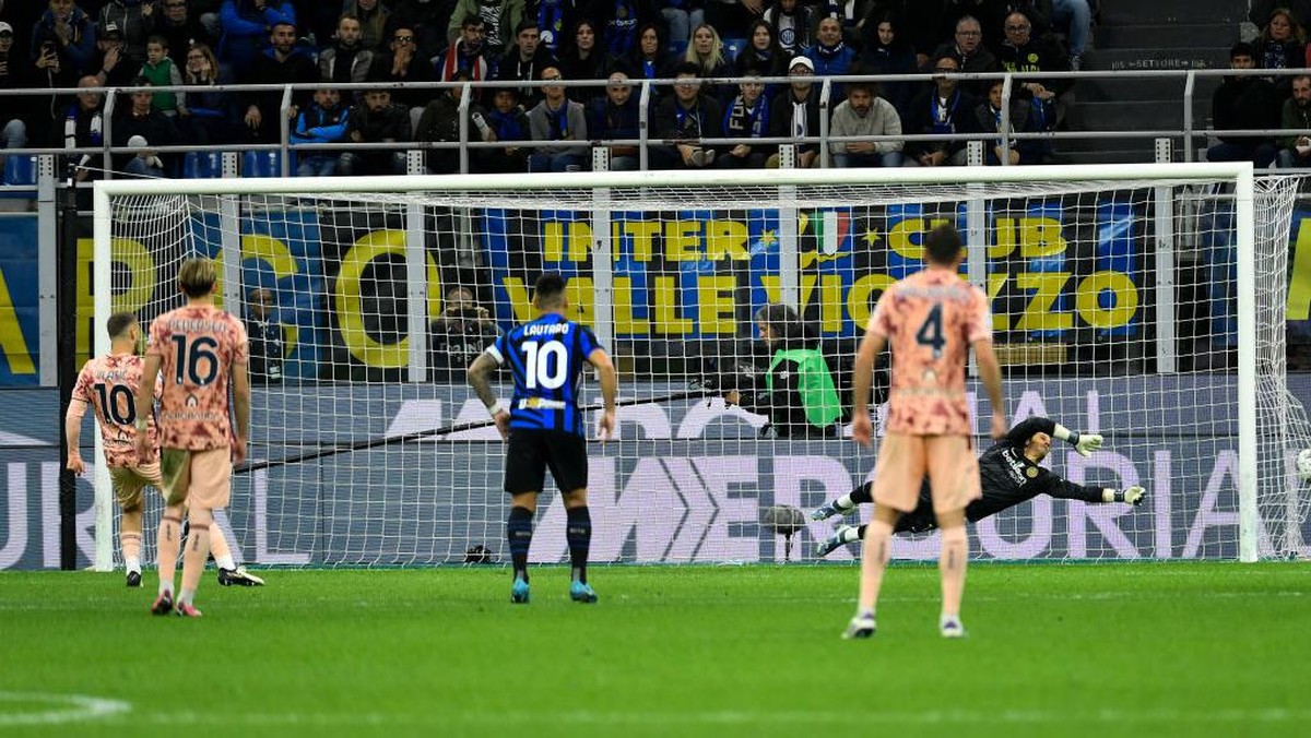Inter Milan sudah kebobolan sembilan gol dalam tujuh pertandingan Serie A (Foto: Getty Images/Stefano Guidi)