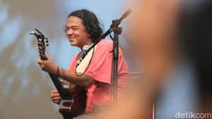 Jason Ranti Hibur Penonton Synchronize Fest