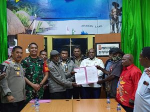 Perang Suku Tewaskan 5 Orang di Jayawijaya Papua Pegunungan Berakhir Damai Perang Suku Tewaskan 5 Orang di Jayawijaya Papua Pegunungan Berakhir Damai