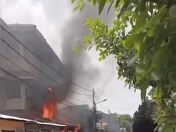 Kebakaran SDN 01 Jakpus Bersumber dari Gudang Buku, Diduga Korsleting