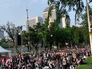 Video: Penampakan Massa Aksi Bela Palestina Geruduk Kedubes AS