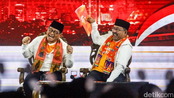 Momen Doel Kipasi Pramono Usai Debat dengan Dharma-Kun