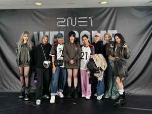 Ayana Moon Cerita Momen dengan Nagita Foto Bareng 2NE1 Ayana Moon Cerita Momen dengan Nagita Foto Bareng 2NE1