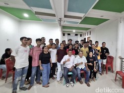 Di Depan Mahasiswa, Jerry-Yan Sentil Buruknya Infrastruktur di Kupang