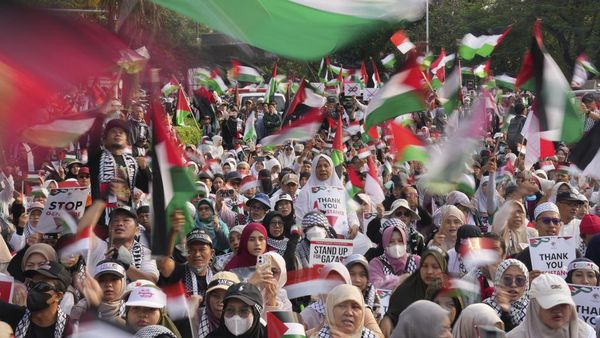 Potret Massa Aksi Bela Palestina Geruduk Kedubes AS Jakarta