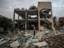 Israel Serang Masjid Tempat Mengungsi di Gaza, 26 Warga Tewas