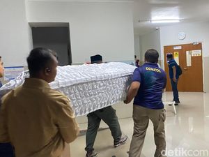 Jenazah Kapolres Boyolali AKBP Yoga Akan Dibawa ke Depok Lewat Jalur Darat Jenazah Kapolres Boyolali AKBP Yoga Akan Dibawa ke Depok Lewat Jalur Darat