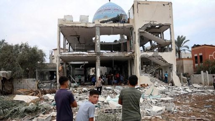 Israel Serang Masjid di Gaza, 26 Orang Tewas