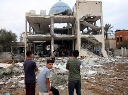 Brutalnya Israel Hancurkan Masjid dan Kuburan di Deir al-Balah