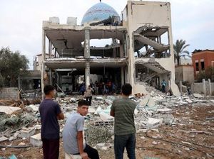 Brutalnya Israel Hancurkan Masjid dan Kuburan di Deir al-Balah Brutalnya Israel Hancurkan Masjid dan Kuburan di Deir al-Balah