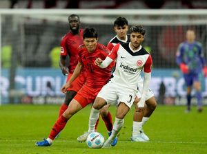 Frankfurt Vs Bayern: Drama 6 Gol, Die Roten Tertahan 3-3