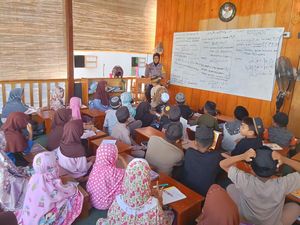 Aiptu Suhati Bangun Pondok Iqra, Bimbing Anak-Anak di Bone Mengaji