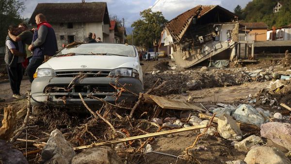 Bosnia Diterjang Banjir Bandang Dahsyat dan Tanah Longsor