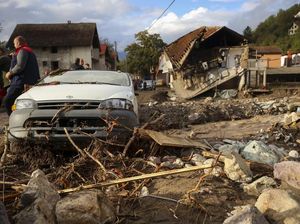 Bosnia Diterjang Banjir Bandang Dahsyat dan Tanah Longsor