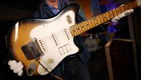 Gitar Legendaris George Harrison The Beatles Siap Dilelang