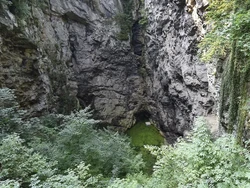 Ini Gua Air Tawar Terdalam Dunia, Bisa Tampung Burj Khalifa