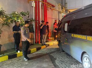Kapolres Boyolali Meninggal Saat Dirawat Usai Kecelakaan di Tol Batang Kapolres Boyolali Meninggal Saat Dirawat Usai Kecelakaan di Tol Batang